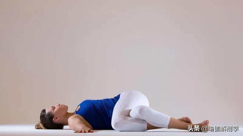 腰痛瑜伽动作大全,瑜伽缓解腰疼背疼