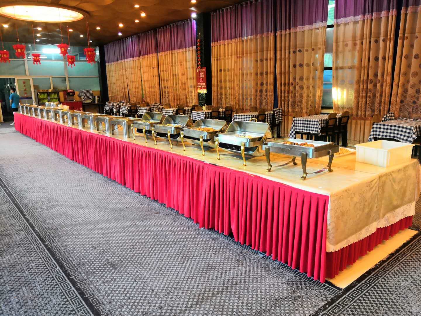 好似北京闹市中的瑶池仙境，使紧张的神经放松，运河苑温泉水世界