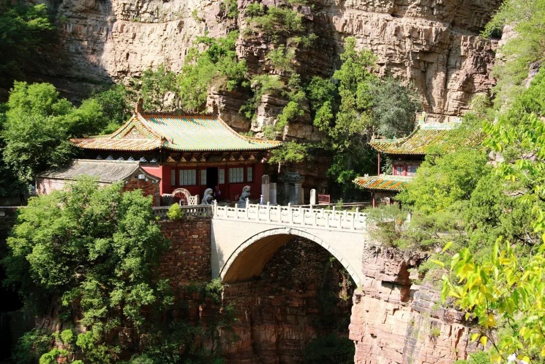 十三座神奇的中国空中古寺,中国这20座令人震撼的古寺