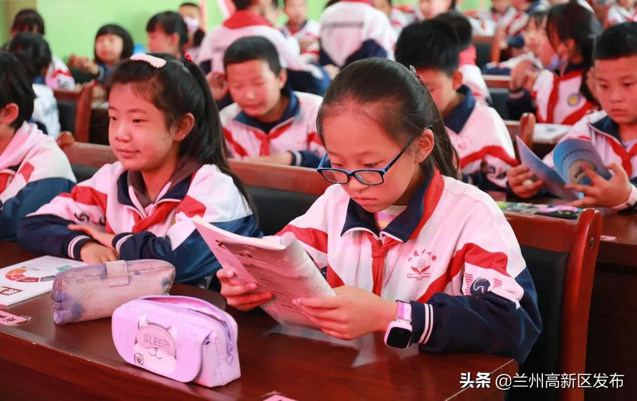 税收伴成长税法润童心——兰州高新区税务局定远税务所*党**支部走进校园普及税法知识