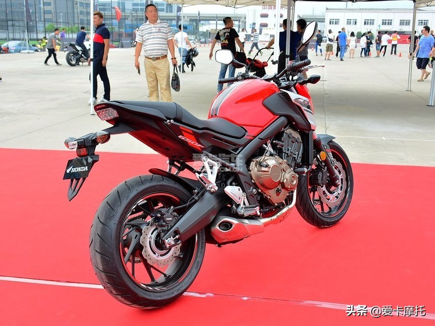 横扫赛道碎石路最值得购买的摩托之娱乐利器篇