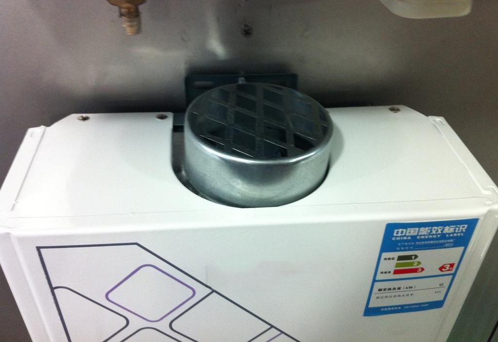 燃气热水器价格高低区别在哪,燃气热水器价位在多少钱合适呢