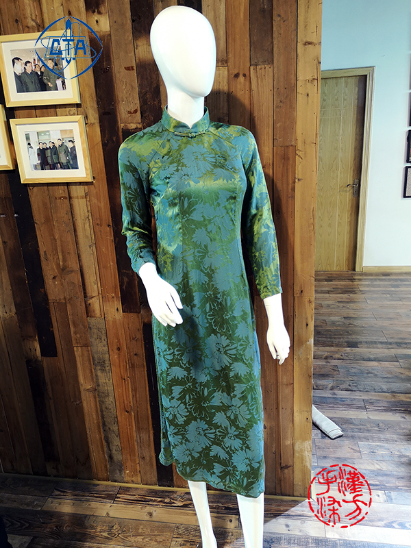 植物染桑蚕丝希赛尔交织缎时装欣赏