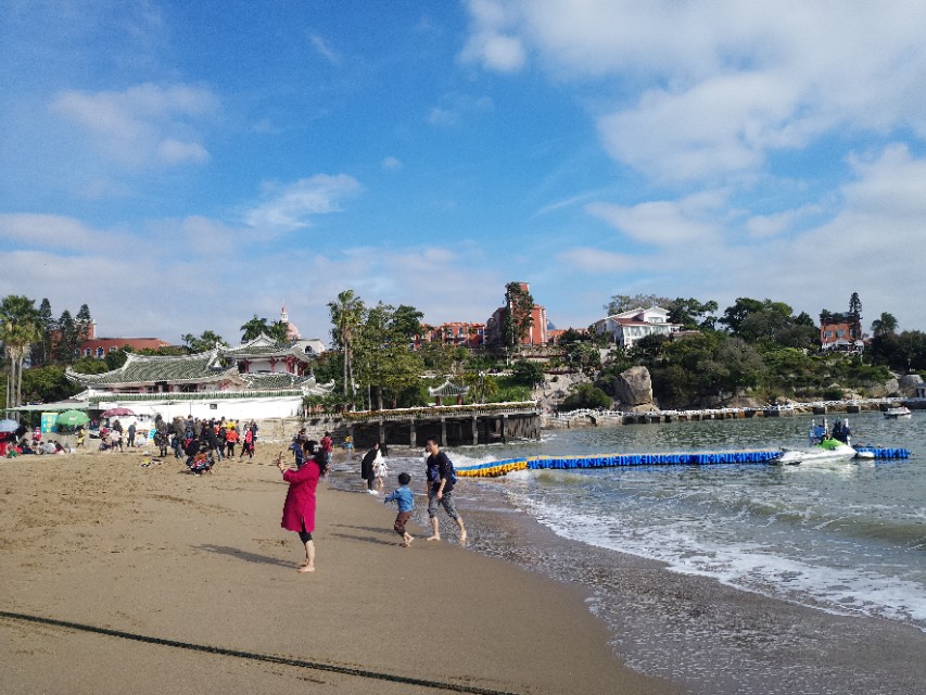 厦门人穿拖鞋短袖,厦门人冬天的穿着