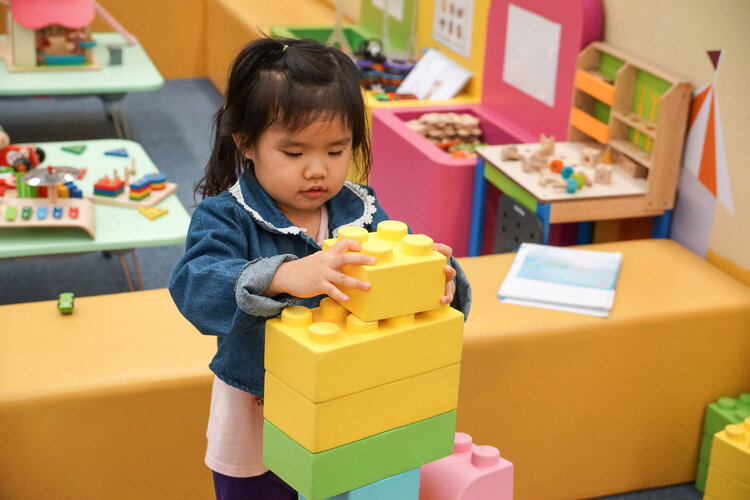 8岁女童早熟吃什么中药,8岁女童早熟控制饮食可以好吗