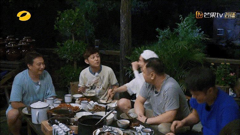 只性不爱的吴亦凡，官媒删除新歌视频，新剧、20多家代言或受波及