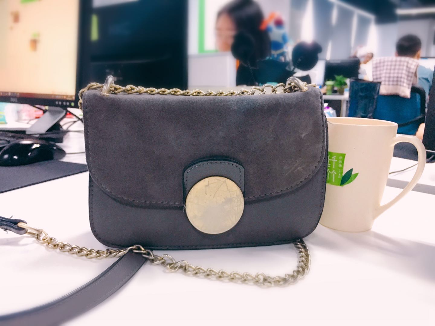 因为背着大东的包，我被一群人鄙视了