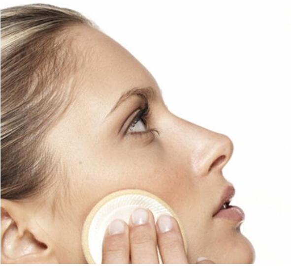 脸上妆后起皮怎么补救,化妆卡粉浮粉不服帖怎么办