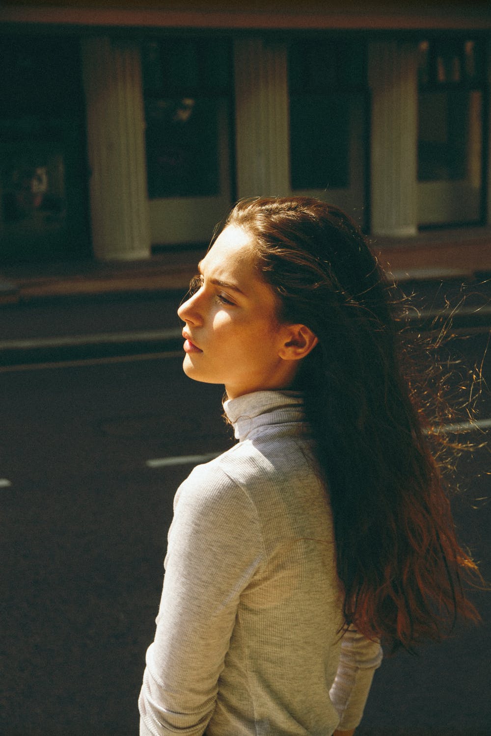 男友被陌生女人搭讪,被已婚的男人疯狂追求怎么办