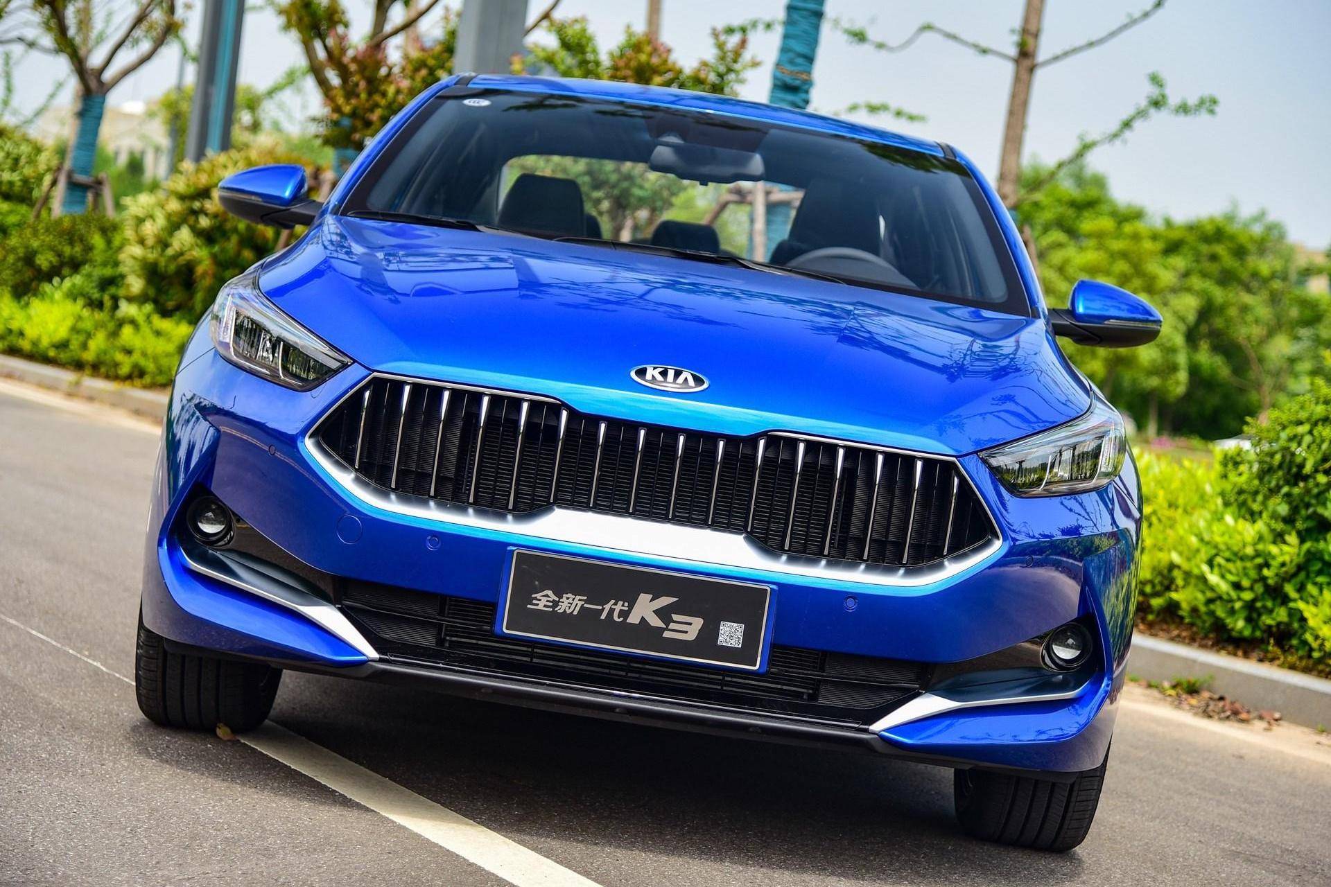 等卡罗拉换代还不如买它，9万多自动挡油耗6.4L，这才叫帅气