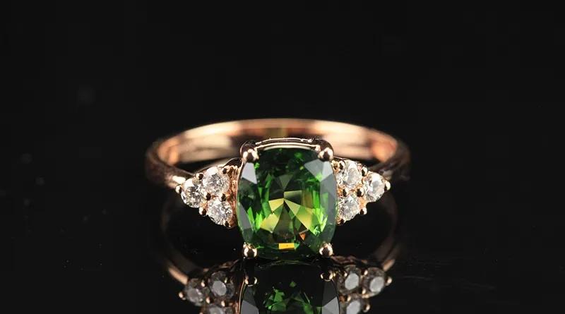 天然锆石与合成锆石区分,锆石和钻石能一眼看出区别吗