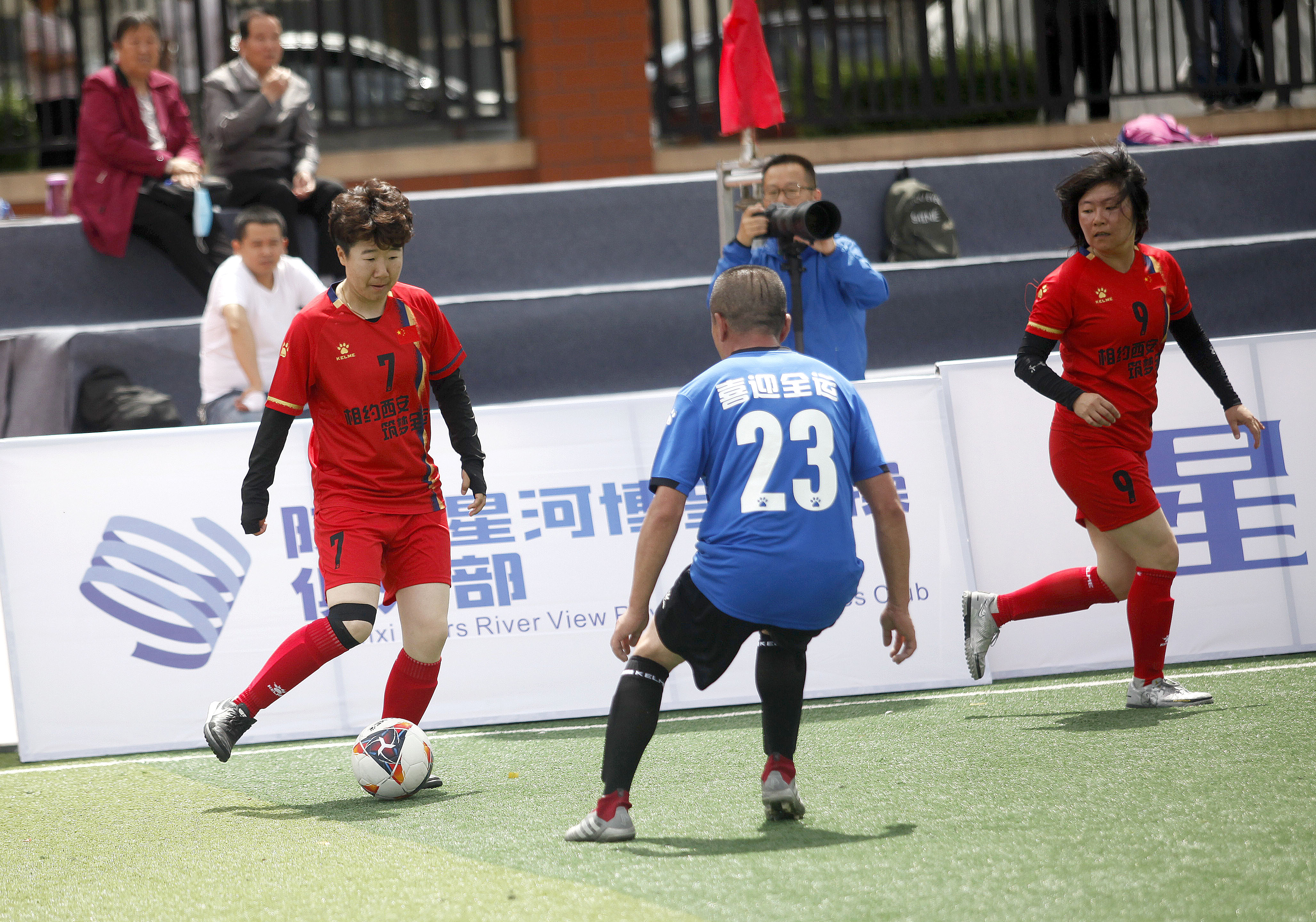 铿锵玫瑰航空展,铿锵玫瑰国际舞台音乐会