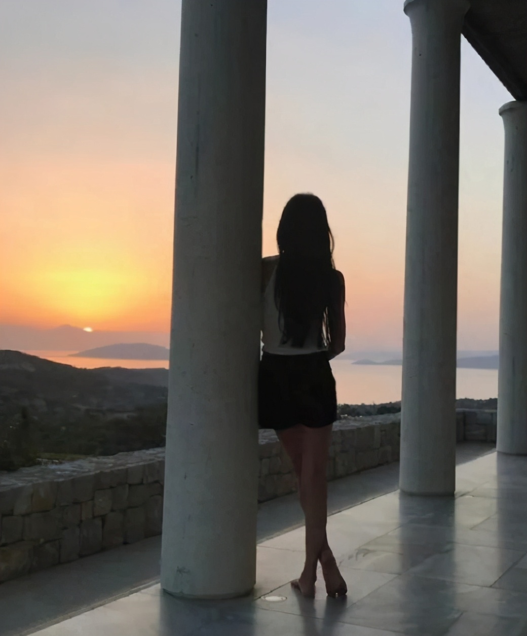 72岁婚纱女王王薇薇生日照曝光,婚纱女王王薇薇个人简历