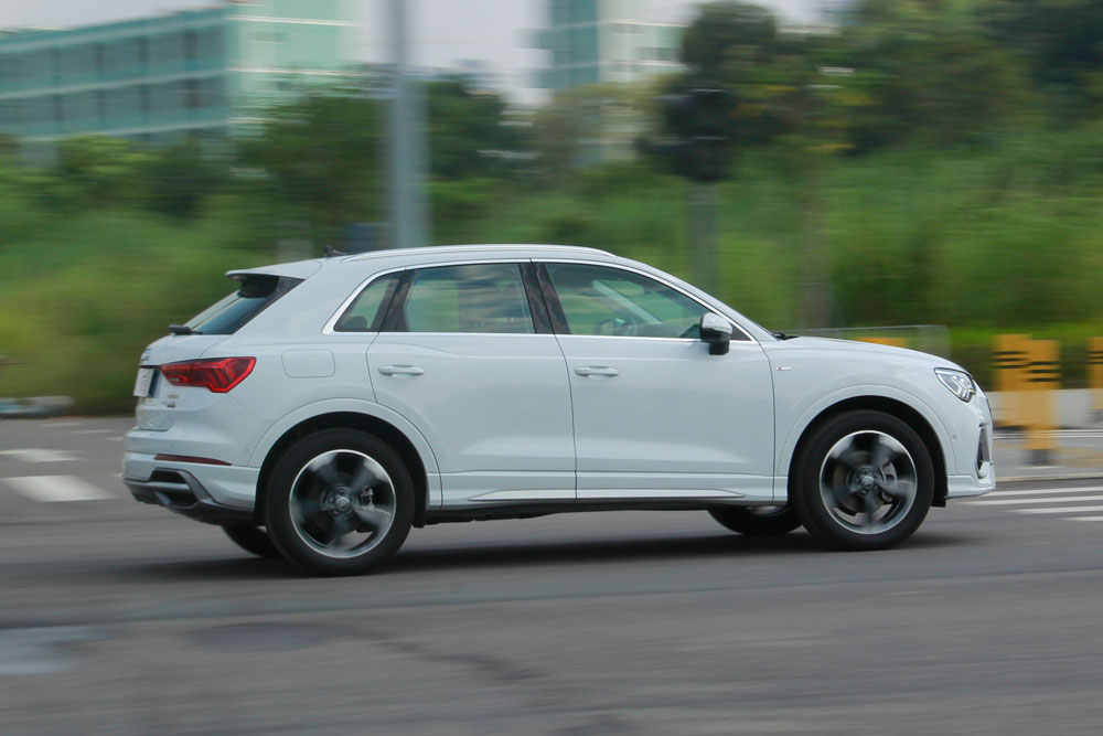 奥迪q345tfsiquattro,奥迪q335tfsi时尚动感型测评