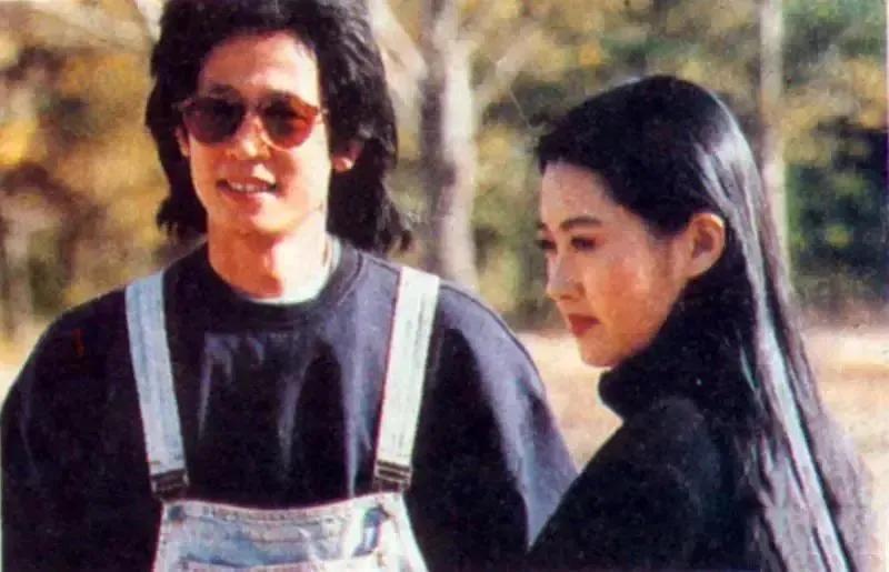 “京圈公主”猎男记：从不跟穷人恋爱，52岁为何至今未婚？