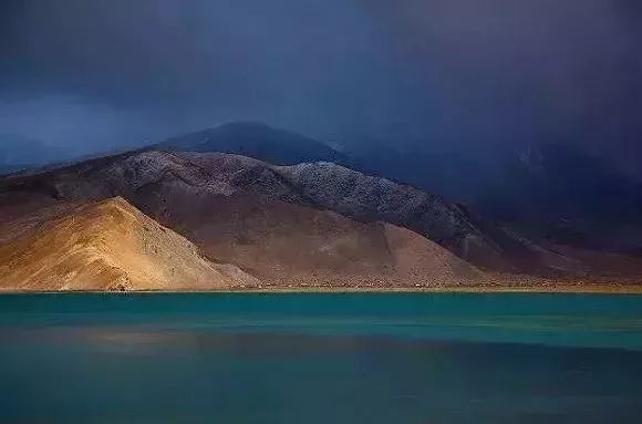 新疆喀什到巴基斯坦需要怎么过去,喀什通巴基斯坦公路