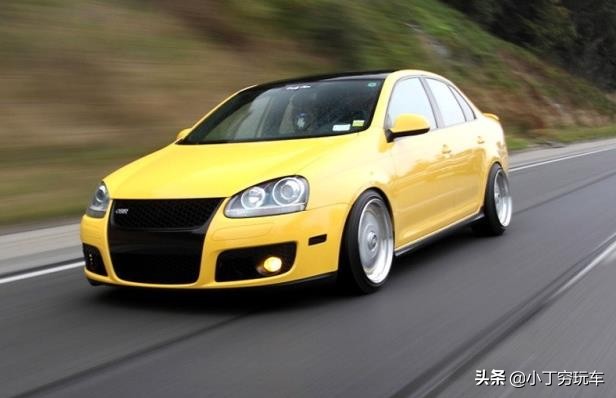 大众速腾1.4加什么机油,大众速腾1.4首保多少公里