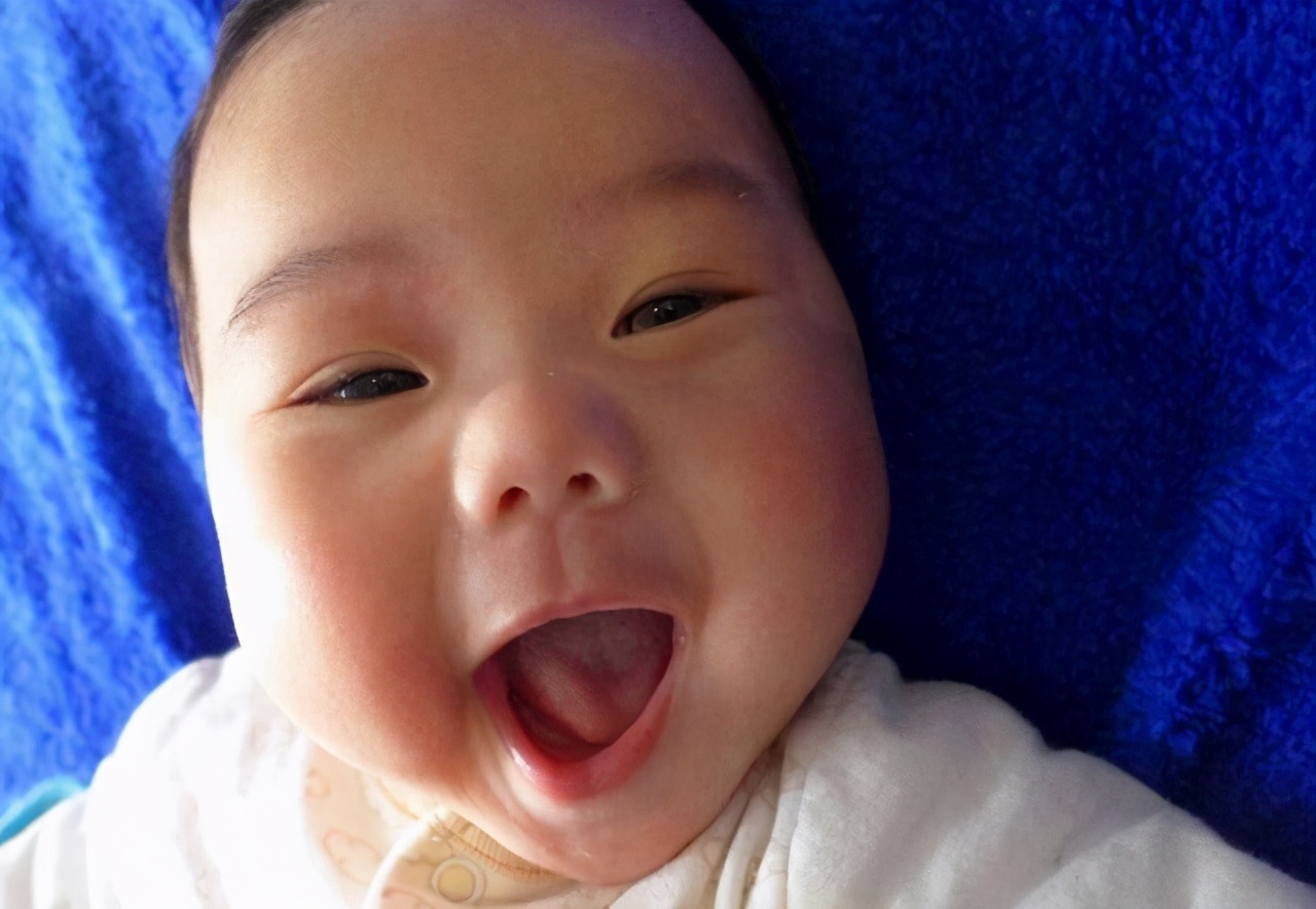 百天宝宝聪明的表现,宝宝百天后的七大变化