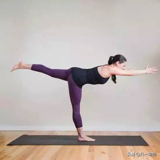 崴脚平衡训练,走路崴脚的改善动作