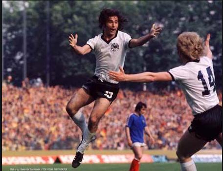 世界杯13次出场进14球，史上最伟大杀手盖德米勒为何无缘称王？