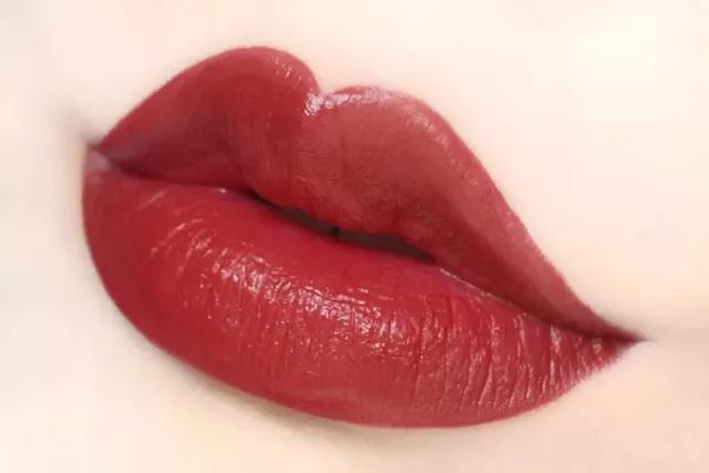 只卖一个色号唇釉哑光,唇釉99元一支