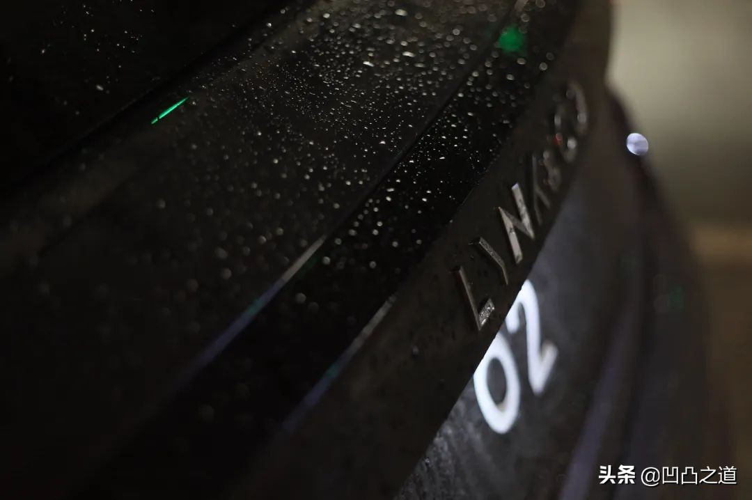 你去长沙文和友打卡，尼依格罗看云，我却在地库欣赏对立美学