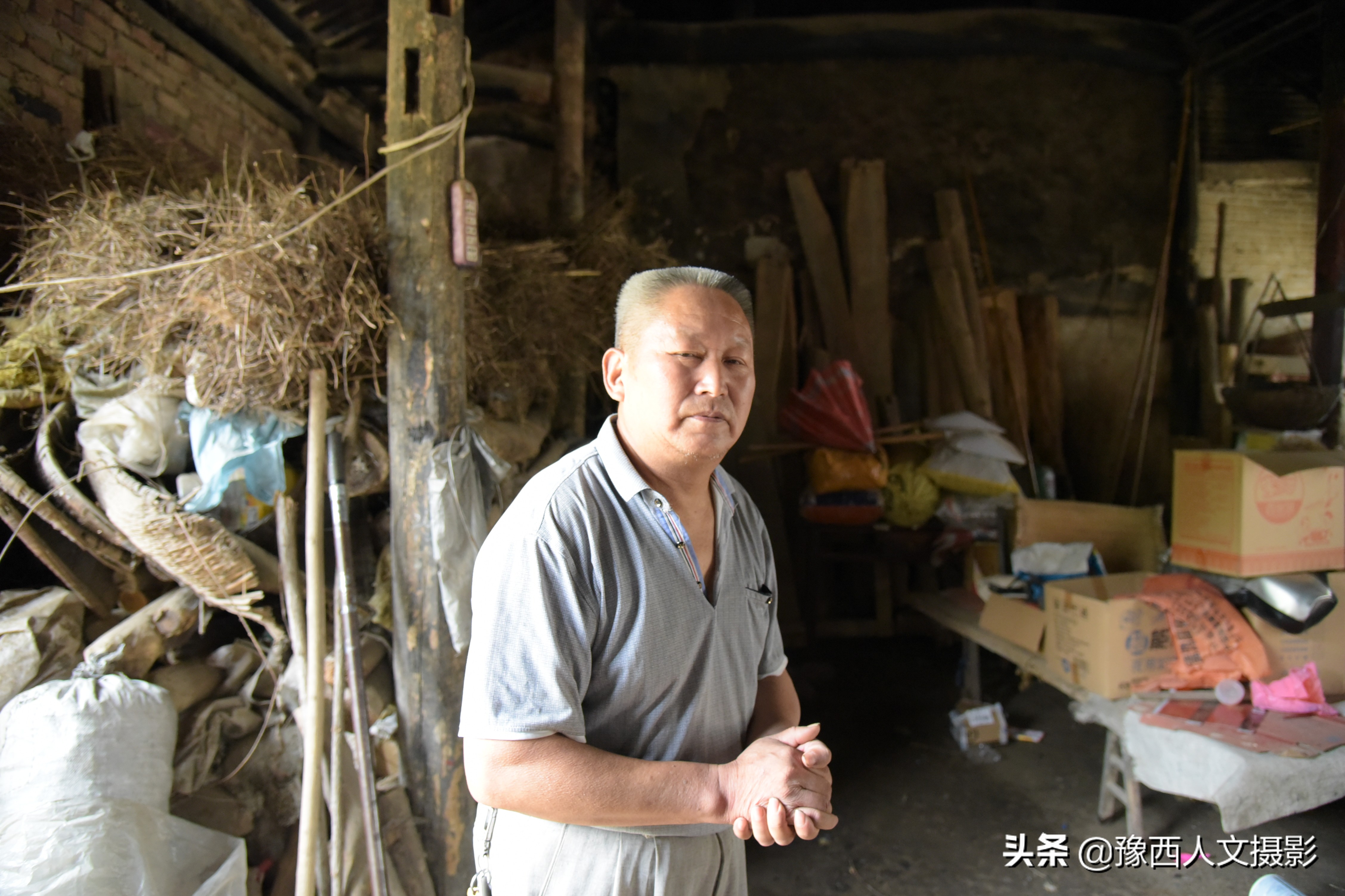 河南大叔供销社里卖货55年，一担两筐走遍全乡，商店模样70年没改