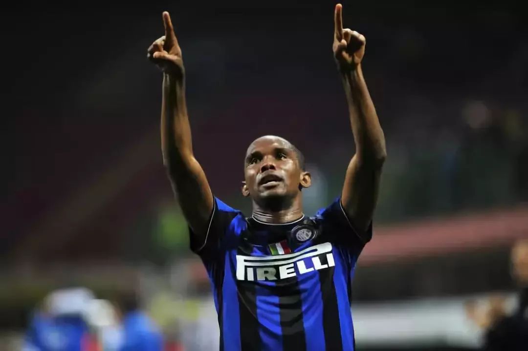 从世界足球先生到国家总统，他是非洲乃至世界第一人！