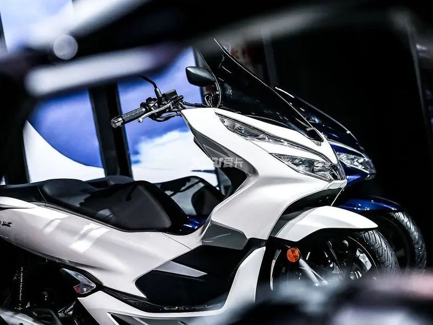 试驾雅马哈nmax150,雅马哈踏板nmax155跟pcx哪个好