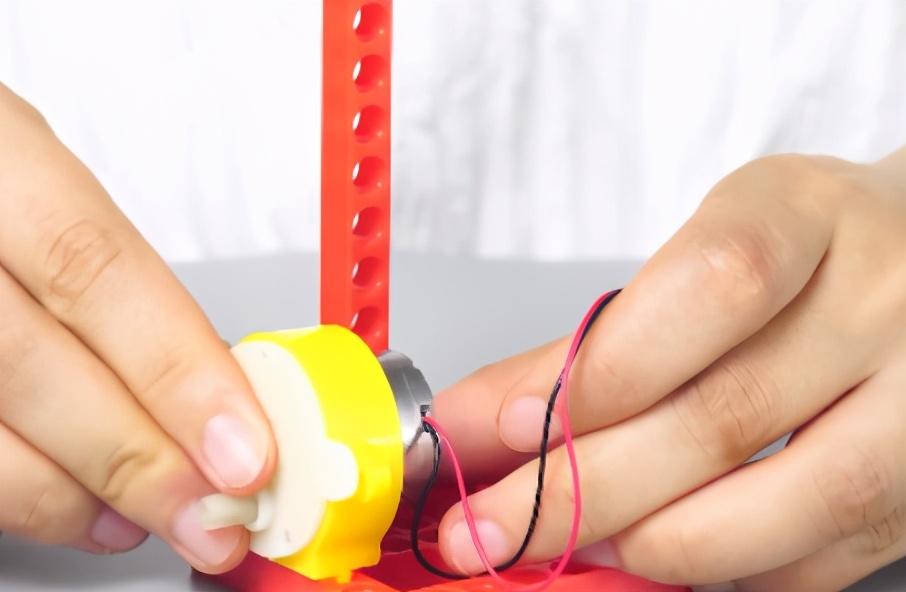 手摇发电机摇多久才产生一度电,手摇式自发发电机原理