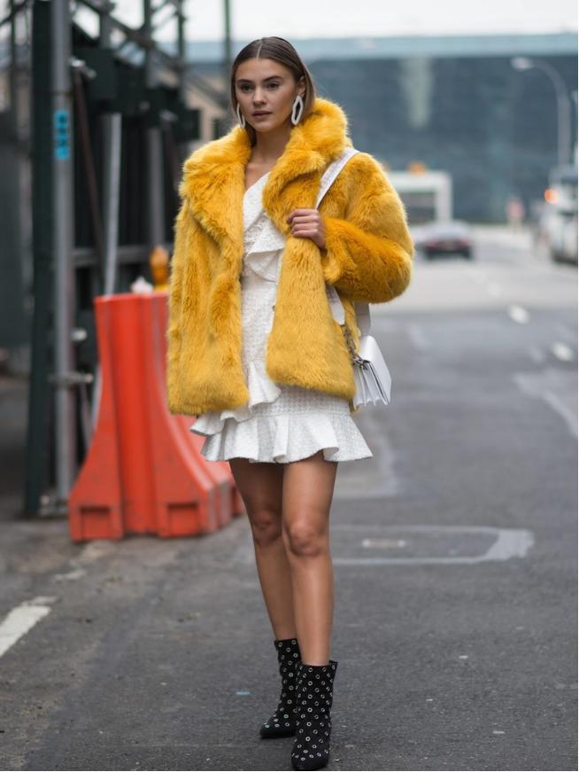 皮草大衣怎么搭配洋气短款,皮草大衣高级穿搭