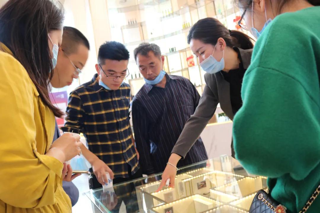 万达周年庆，集赞60个，免费领缅甸进口西瓜