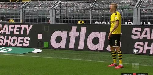 疫情下球员行为大赏：庆祝独自尬舞击掌改碰脚