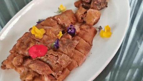 静安繁华市中心酒店人均¥125起！脆皮炸乳鸽、香酥鸭令人疯狂