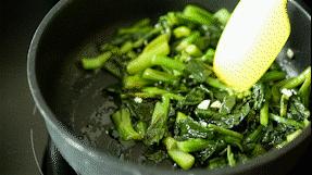 一炒菜就冒白沫,一炒菜到处都是油咋办