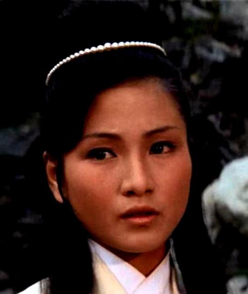 郑佩佩怀孕8次,郑佩佩的一生恋情