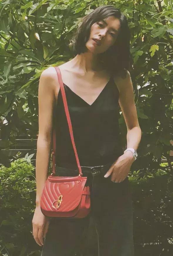 刘雯今年最流行的包,刘雯同款包时尚潮流大牌大容量