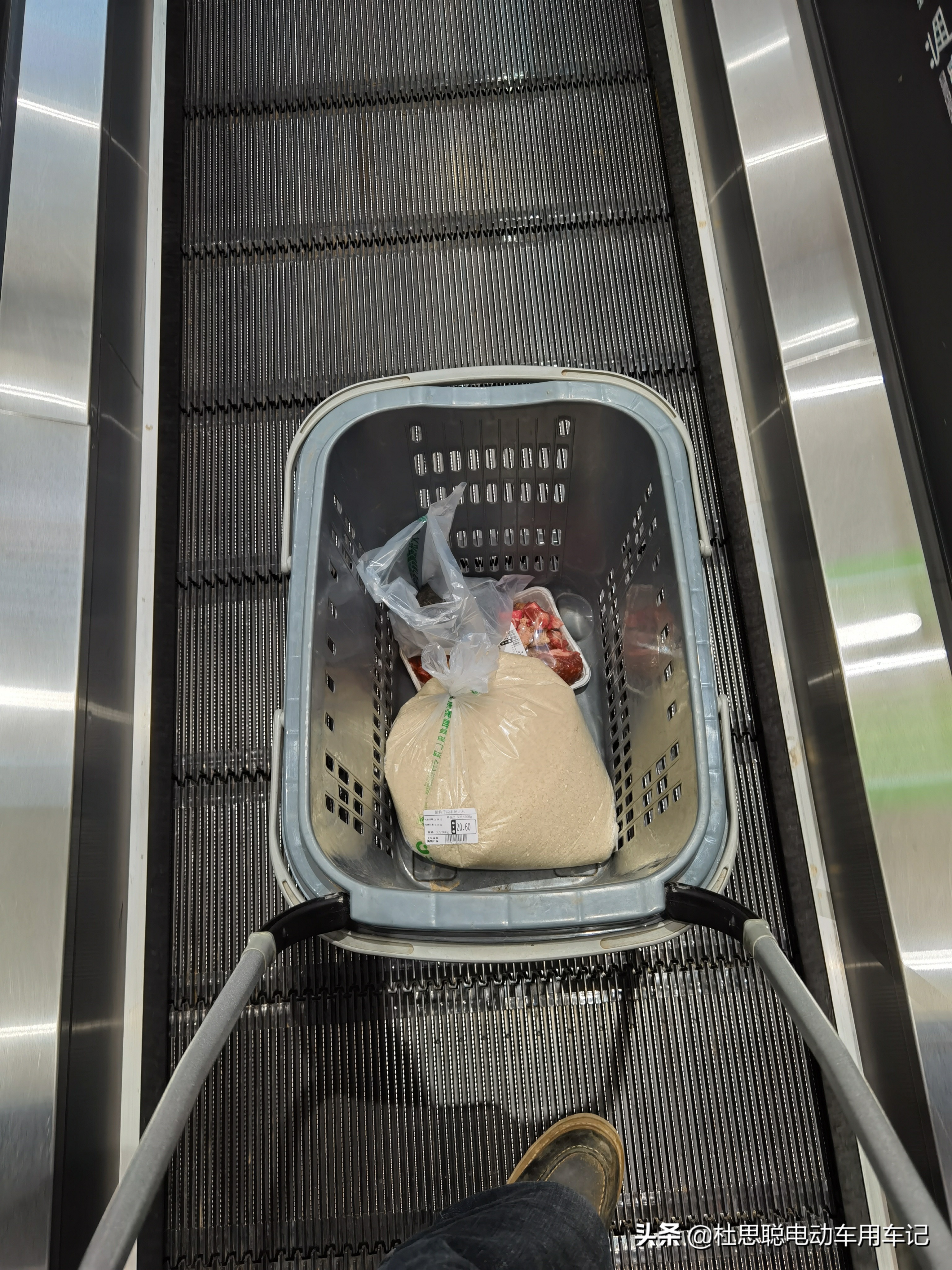 会泽汉ev创世版维修,汉ev正常市区国道续航