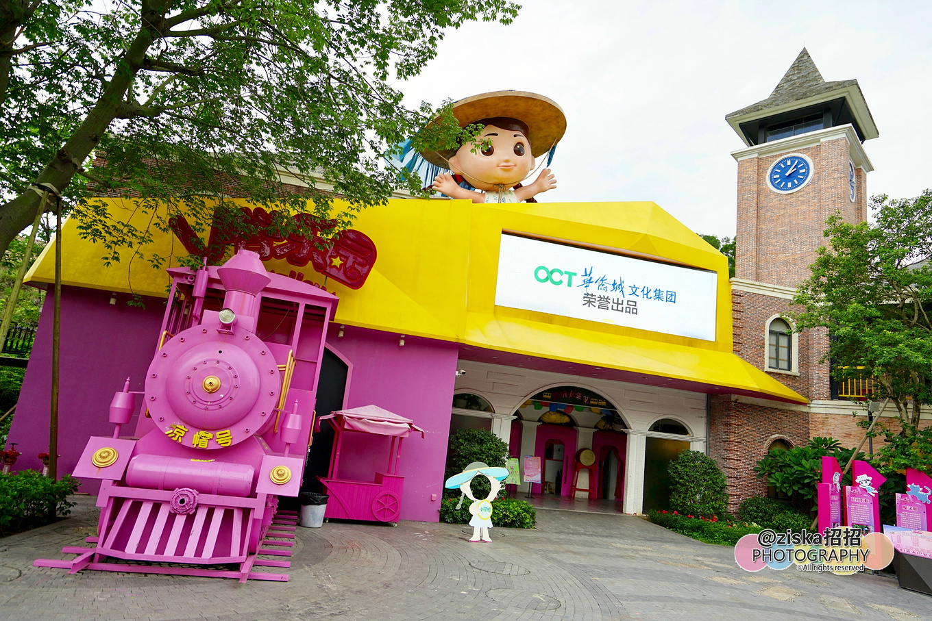 小伙探索神秘洞穴视频,小伙独自探索深山神秘古墓