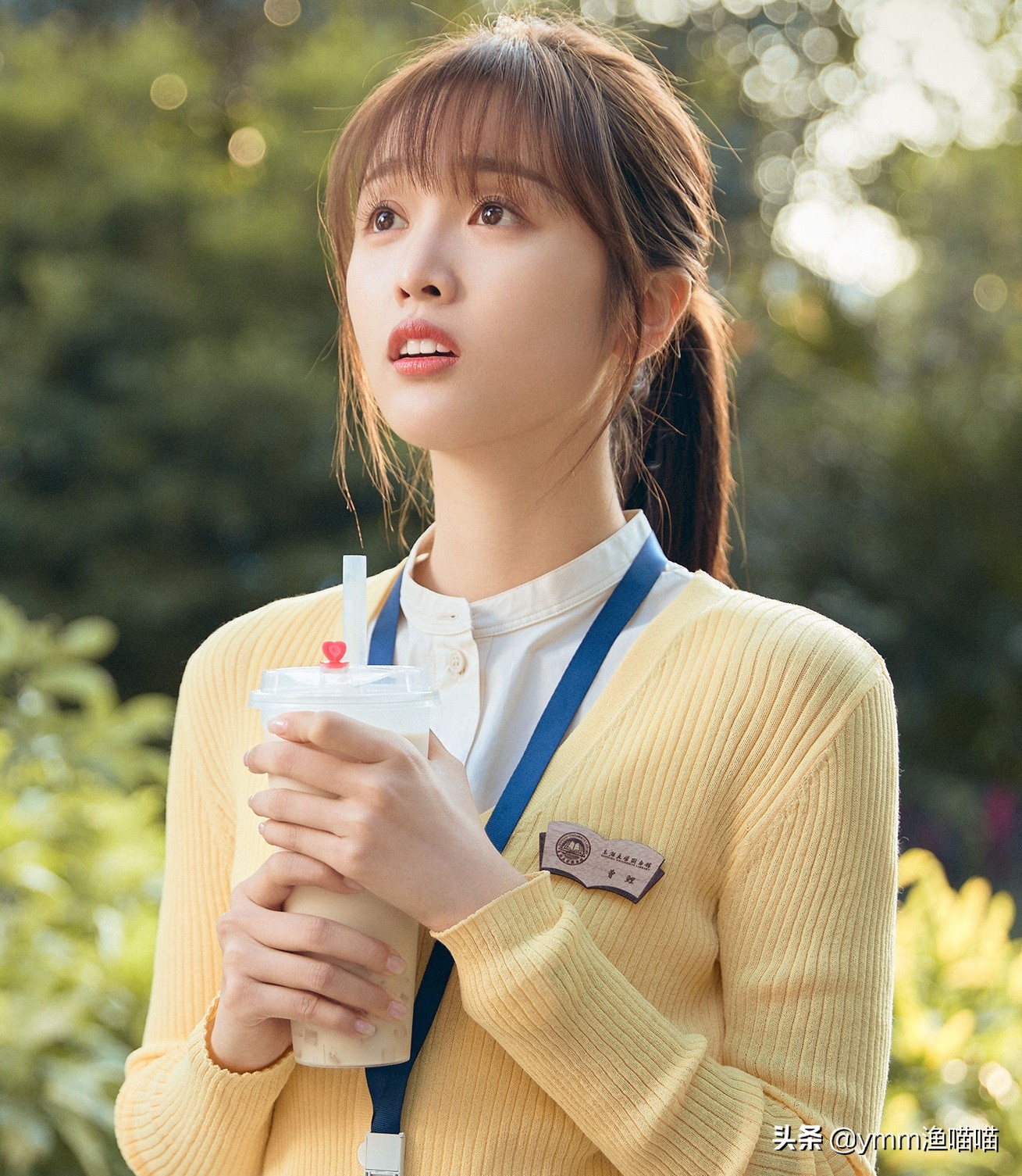 吴宣仪毕雯珺世界微尘里图片,世界微尘里吴宣仪毕雯珺超甜拥吻