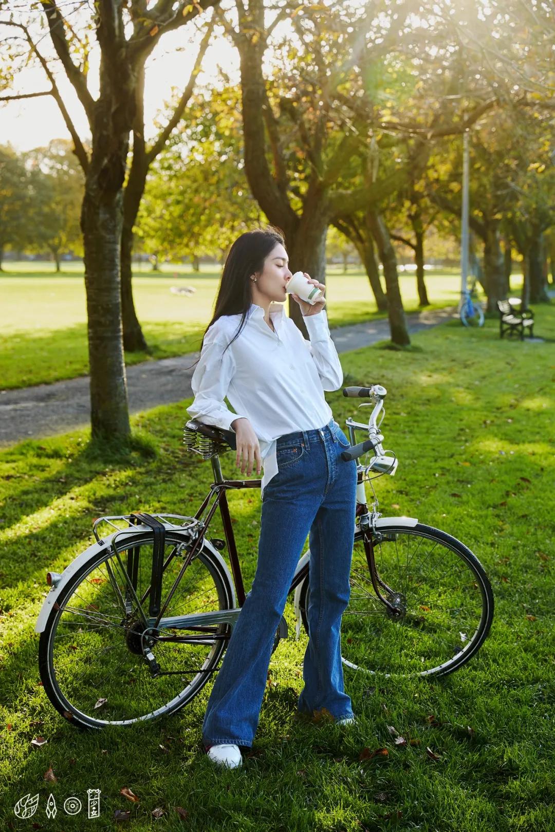 周雨彤的穿搭白衬衫,周雨彤刘雯钟楚曦