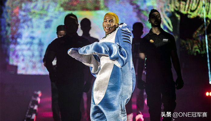 “幼鲨”彼得丹：我要抢走罗唐的金腰带，送给老板当礼物