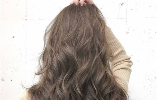 漂完头发第二天洗头会不会褪色快,漂完头发怎么护理掉的慢