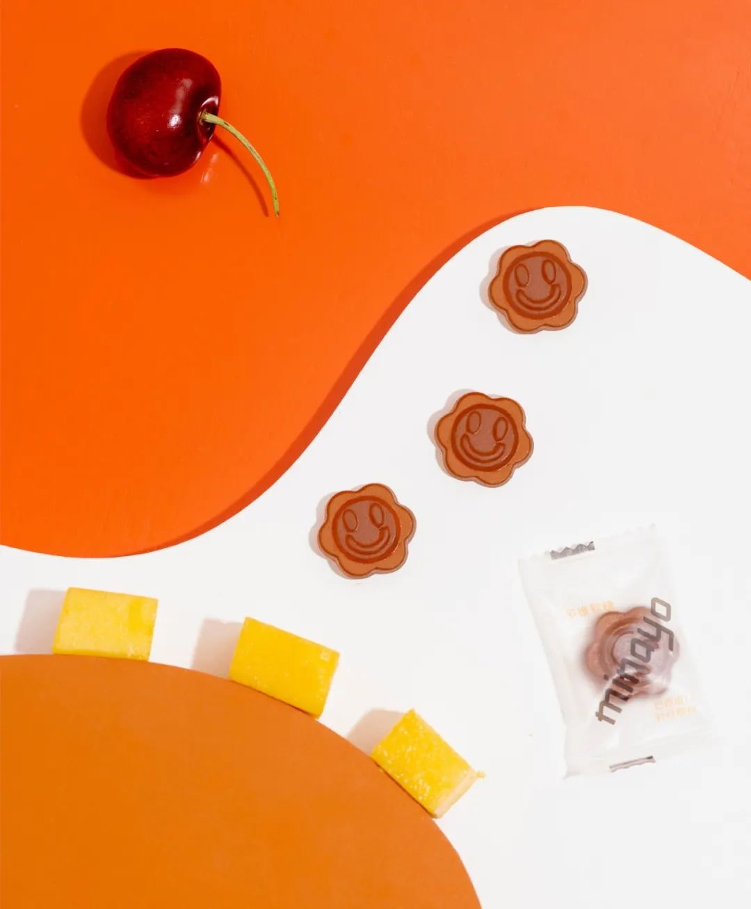 同是买买买，这届年轻人为何撑起了国潮一片天