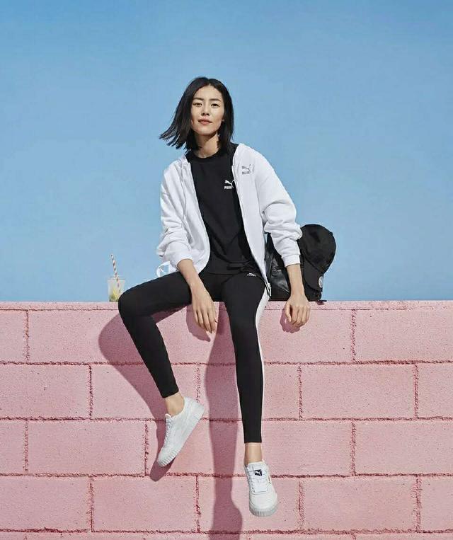 买什么休闲小白鞋,如何选购一双百搭小白鞋