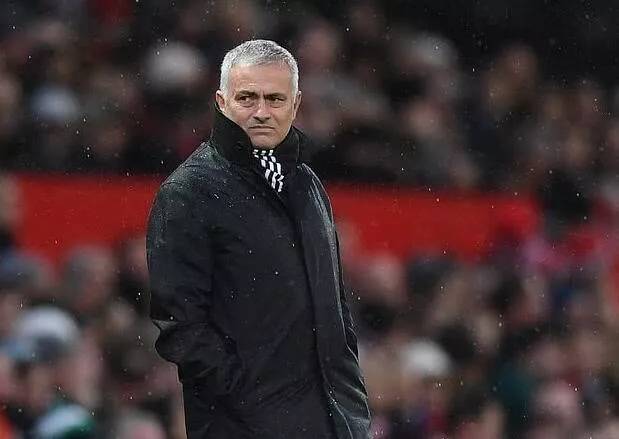 穆里尼奥谈防守反击不过时,狂人穆里尼奥如何克制巴萨