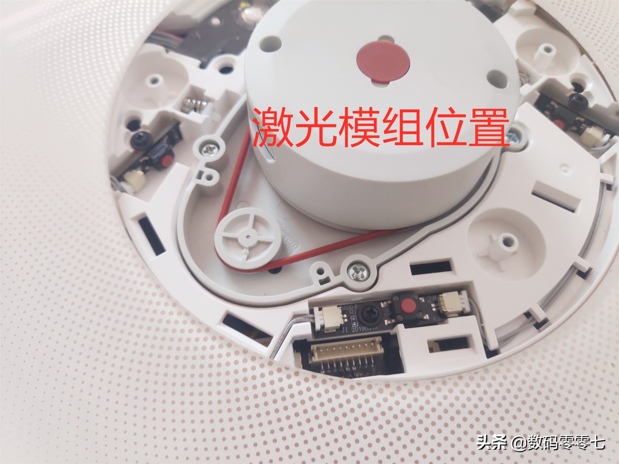 联想扫地机器人拆刷子,联想智能扫地机器人