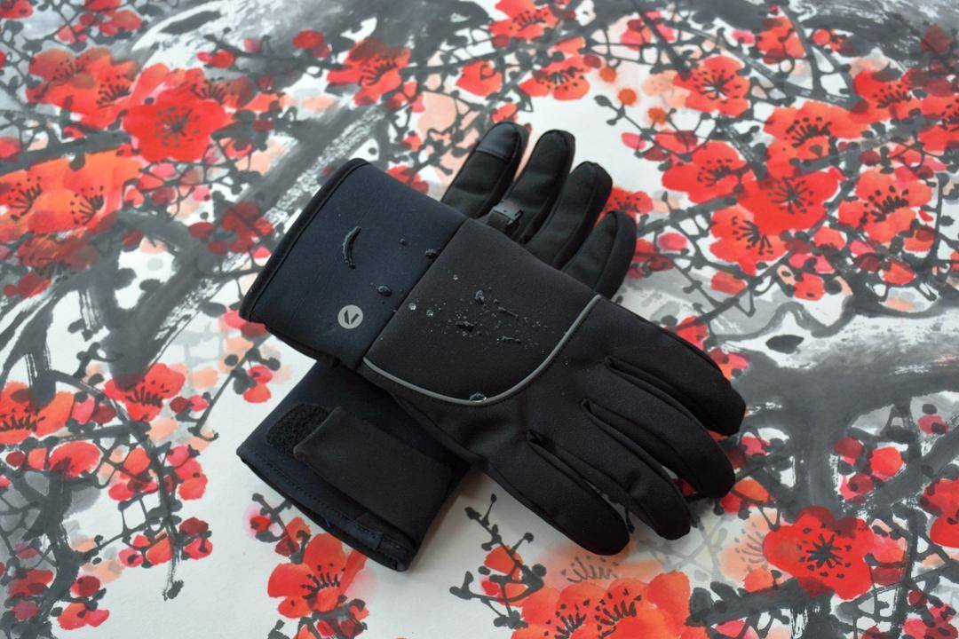 秋冬户外保暖加绒防水防触屏手套,鹿绒保暖触屏手套