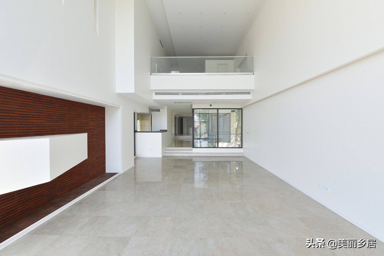 宅基地有一边有斜角怎么建房,宅基地是大坑如何建房