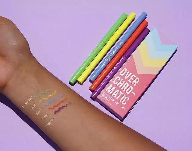 嘴痒？记得涂点999皮炎平口红，包你满意